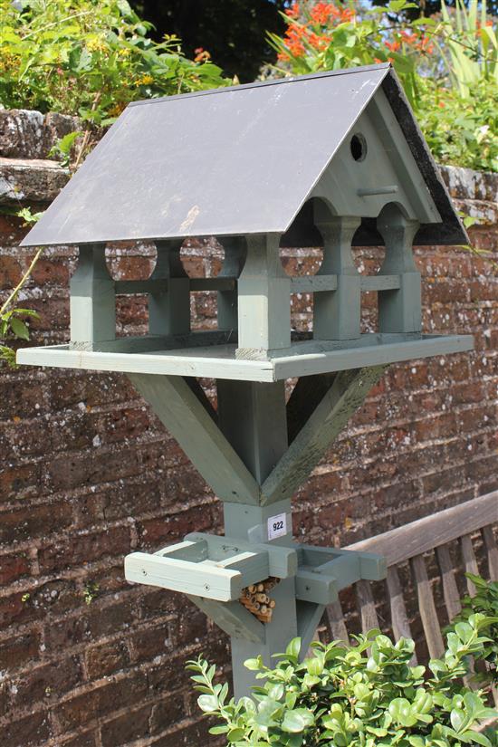 Bird nesting table(-)